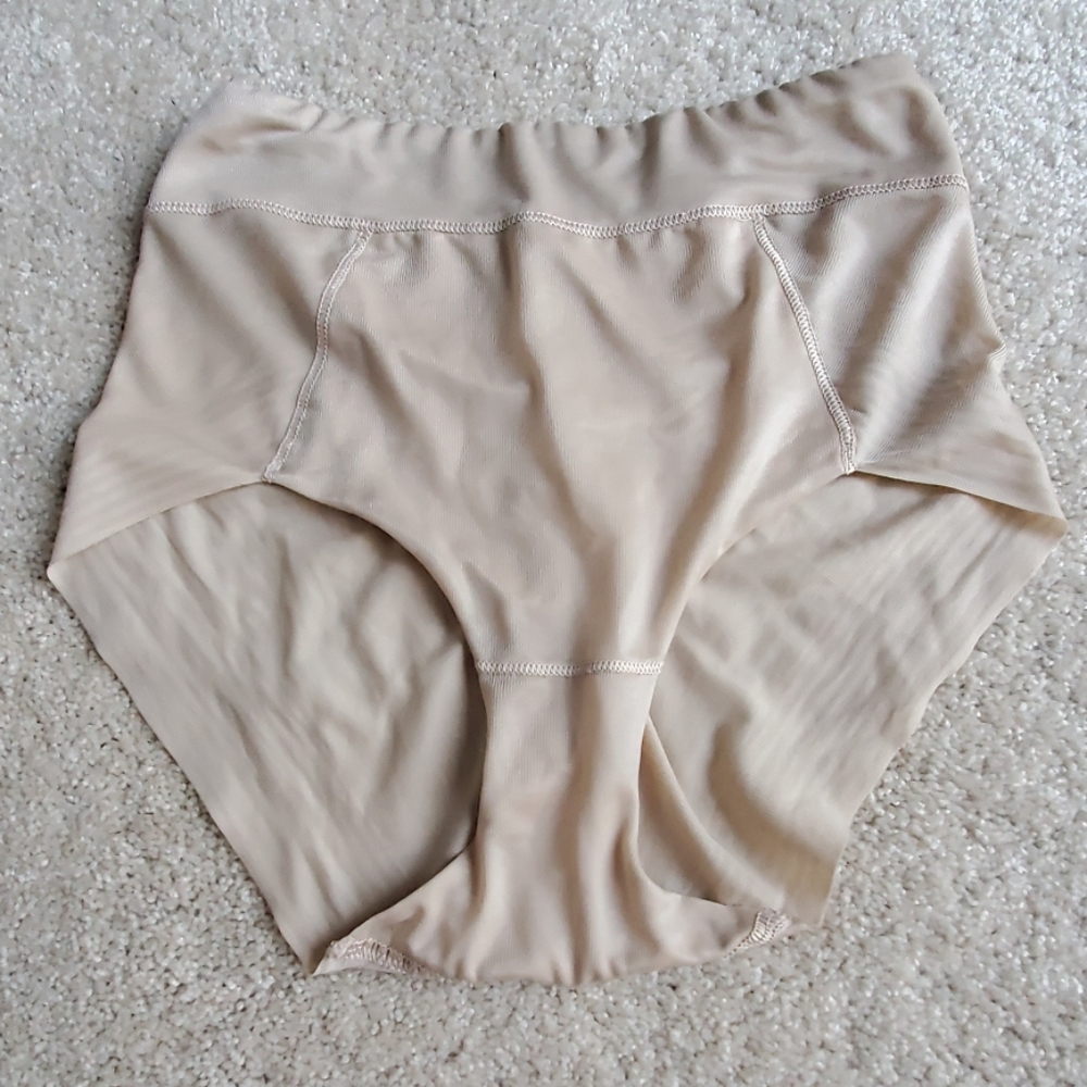 M&S shapewear color nude size USA 2 to 4